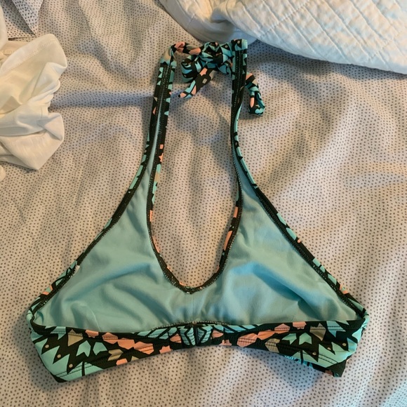 Bikini top! - Picture 3 of 3